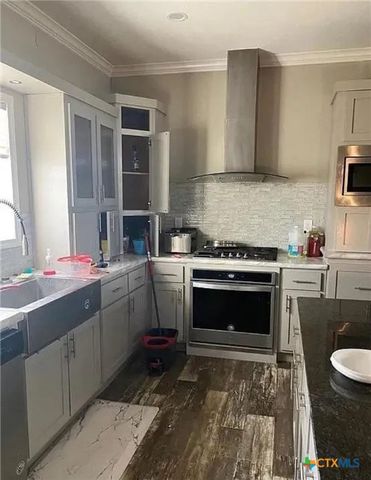435 County Road 95d, Moulton, TX 77975