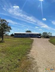 435 County Road 95d, Moulton, TX 77975