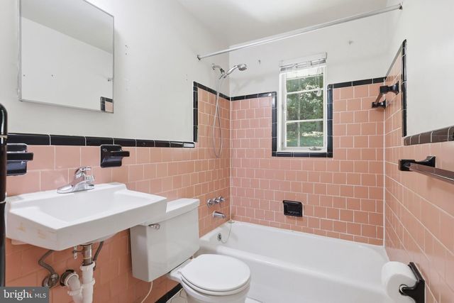 3824 LARCHWOOD RD, Falls Church, VA 22041