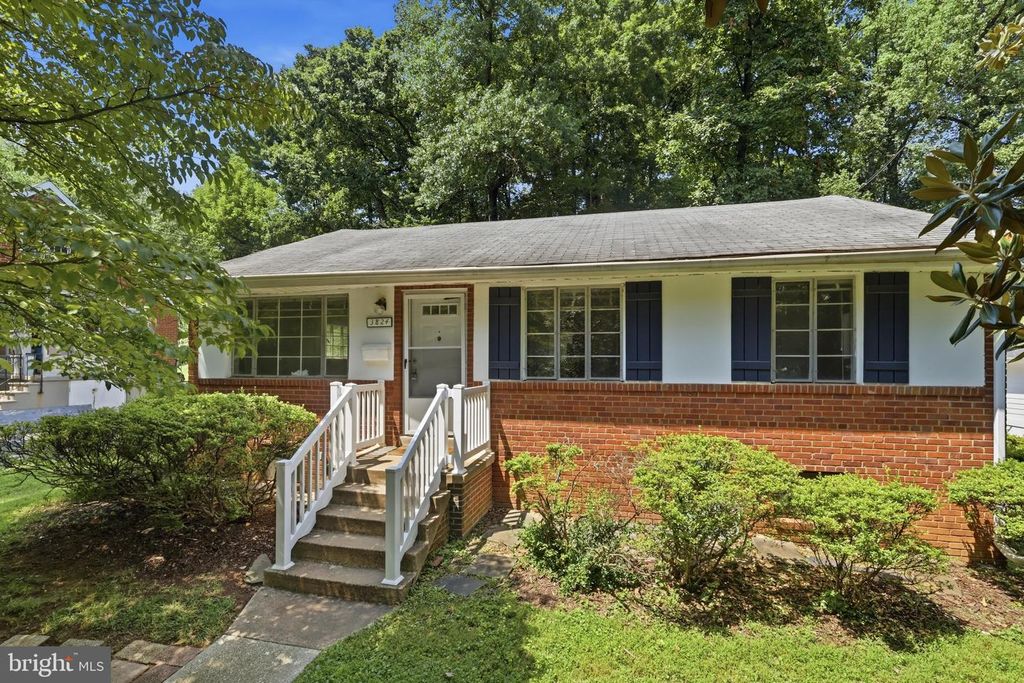 3824 LARCHWOOD RD, Falls Church, VA 22041