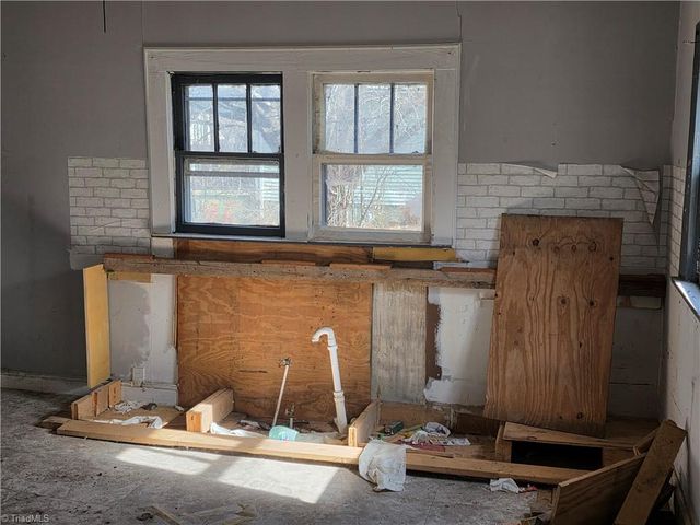 1216 Fieldcrest Road, Eden, NC 27288