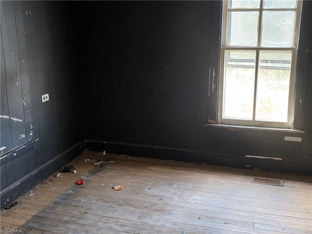 1216 Fieldcrest Road, Eden, NC 27288