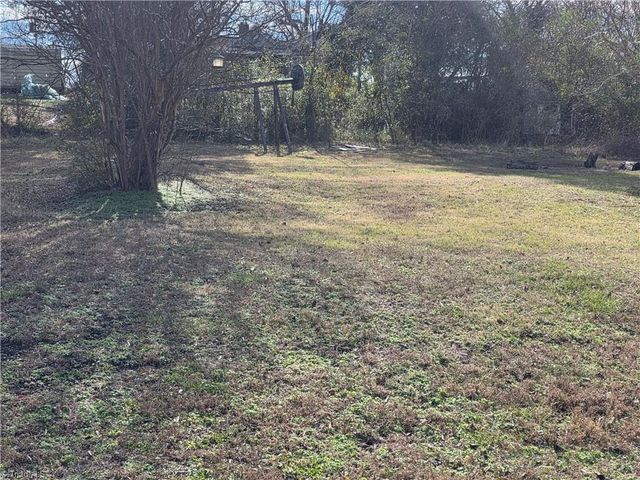 1216 Fieldcrest Road, Eden, NC 27288