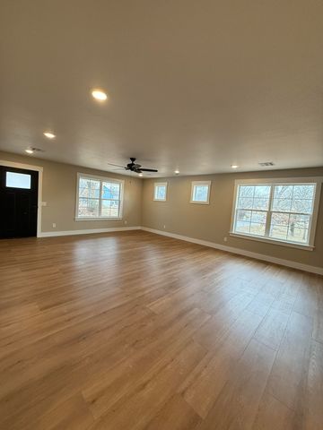 2010 Quincy Street, Joplin, MO 64801