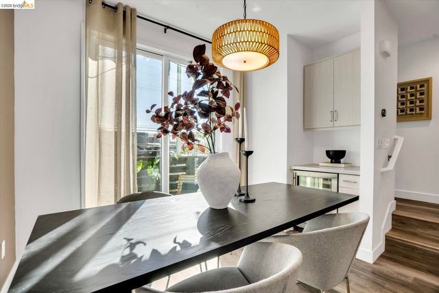 2229 Myrtle ST, Oakland, CA 94607