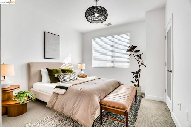 2229 Myrtle ST, Oakland, CA 94607