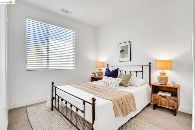 2229 Myrtle ST, Oakland, CA 94607