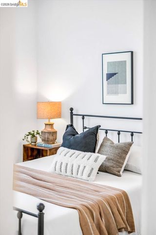 2229 Myrtle ST, Oakland, CA 94607