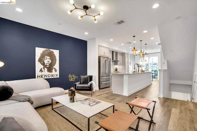 2229 Myrtle ST, Oakland, CA 94607