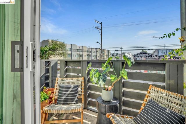 2229 Myrtle ST, Oakland, CA 94607