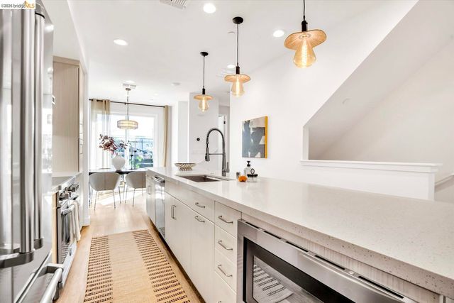 2229 Myrtle ST, Oakland, CA 94607