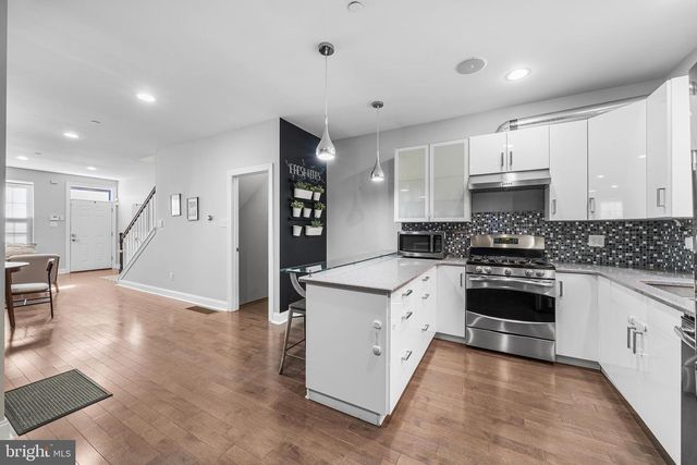 852 N 15TH ST, Philadelphia, PA 19130