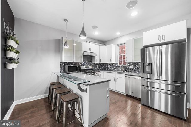 852 N 15TH ST, Philadelphia, PA 19130