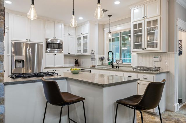 223 Twidwell, Dripping Springs, TX 78620