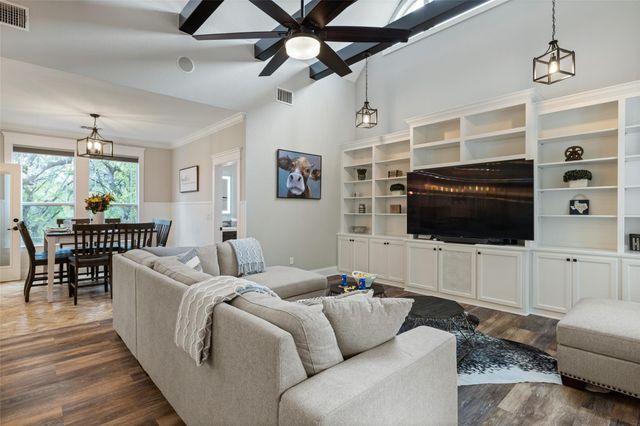 223 Twidwell, Dripping Springs, TX 78620