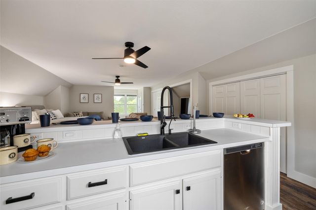 223 Twidwell, Dripping Springs, TX 78620