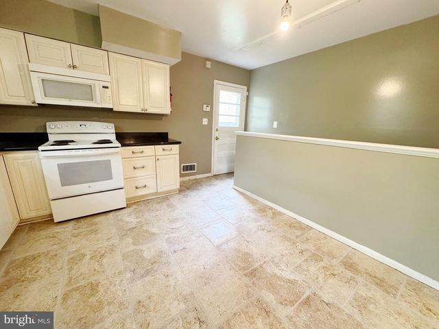 9017 SAINT ANDREWS PL, College Park, MD 20740