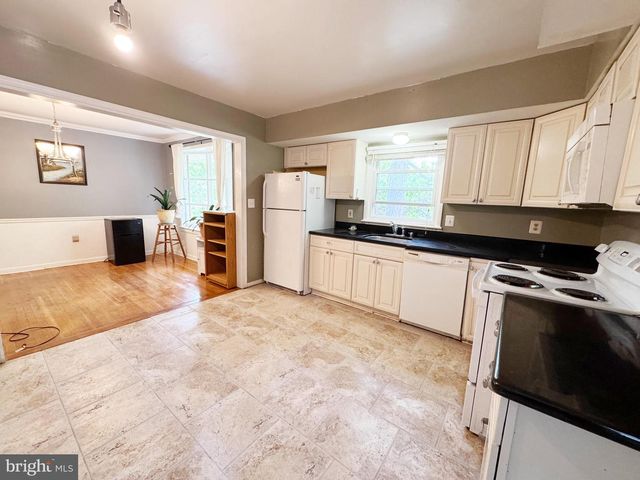 9017 SAINT ANDREWS PL, College Park, MD 20740