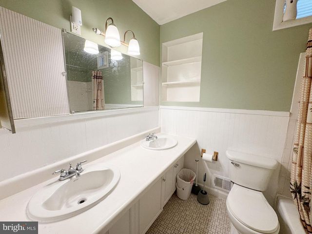 9017 SAINT ANDREWS PL, College Park, MD 20740
