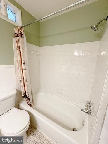 9017 SAINT ANDREWS PL, College Park, MD 20740