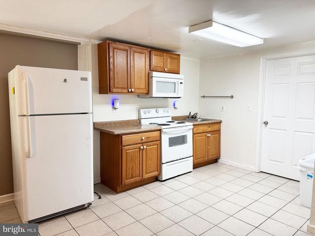 9017 SAINT ANDREWS PL, College Park, MD 20740