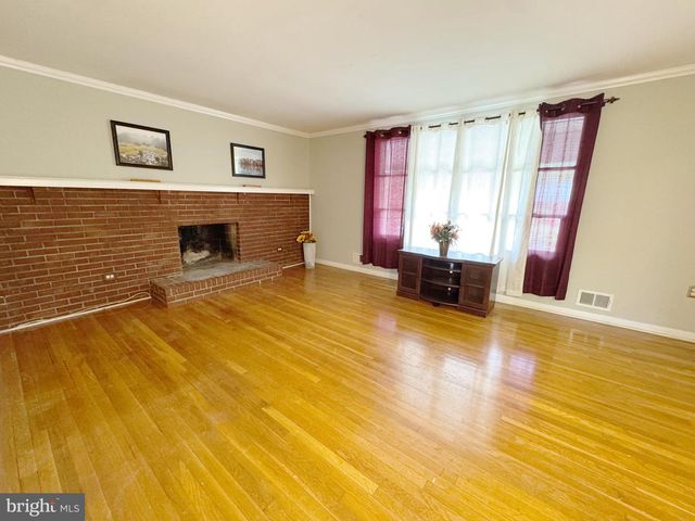 9017 SAINT ANDREWS PL, College Park, MD 20740