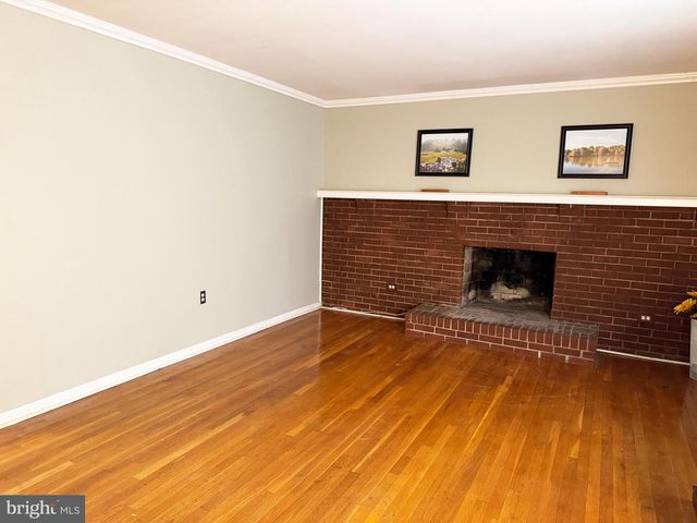 9017 SAINT ANDREWS PL, College Park, MD 20740