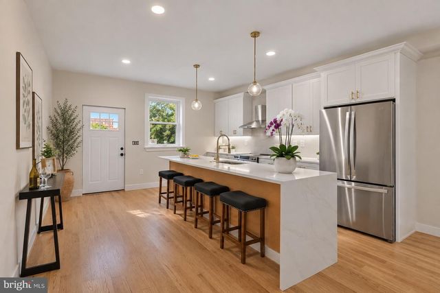 3921 ROLAND AVE, Baltimore, MD 21211