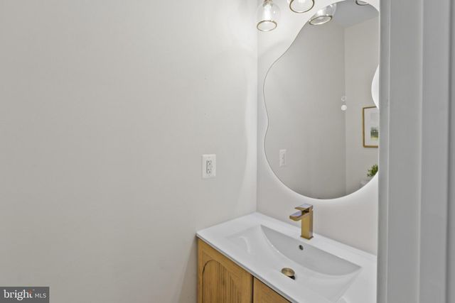 3921 ROLAND AVE, Baltimore, MD 21211