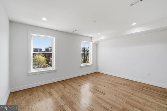3921 ROLAND AVE, Baltimore, MD 21211