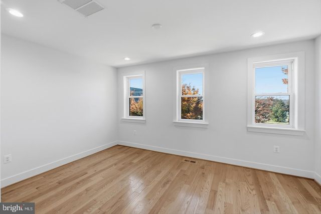 3921 ROLAND AVE, Baltimore, MD 21211