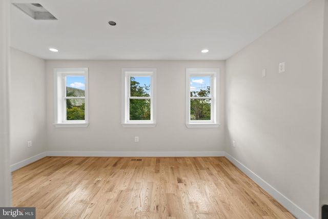 3921 ROLAND AVE, Baltimore, MD 21211