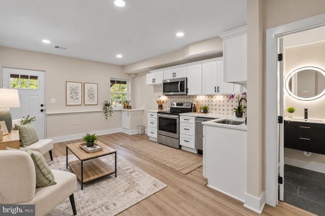 3921 ROLAND AVE, Baltimore, MD 21211
