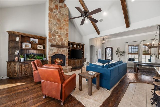 7817 Bella Flora Drive, Fort Worth, TX 76126