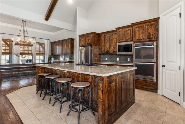 7817 Bella Flora Drive, Fort Worth, TX 76126