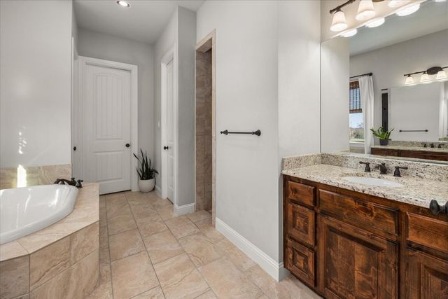 7817 Bella Flora Drive, Fort Worth, TX 76126