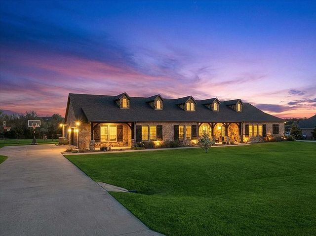 7817 Bella Flora Drive, Fort Worth, TX 76126