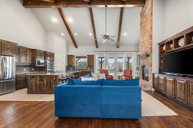 7817 Bella Flora Drive, Fort Worth, TX 76126