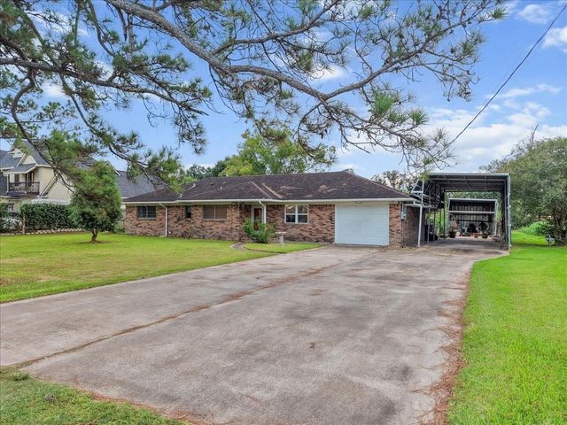 15918 Spinks Road, Alvin, TX 77511