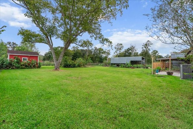 15918 Spinks Road, Alvin, TX 77511