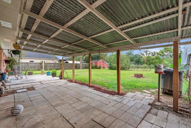 15918 Spinks Road, Alvin, TX 77511