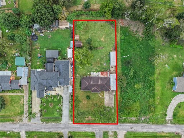 15918 Spinks Road, Alvin, TX 77511