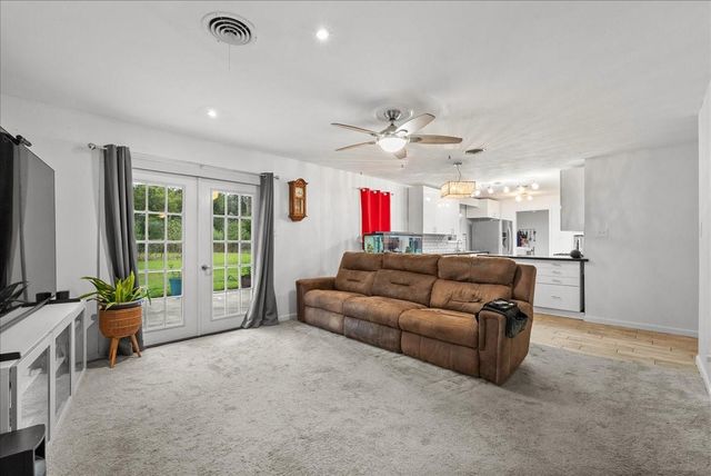 15918 Spinks Road, Alvin, TX 77511