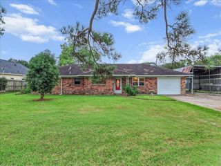 15918 Spinks Road, Alvin, TX 77511