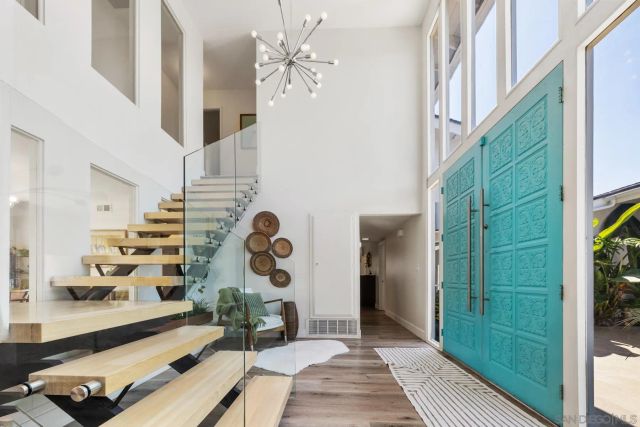 5996 BOUNTY STREET, San Diego, CA 92120