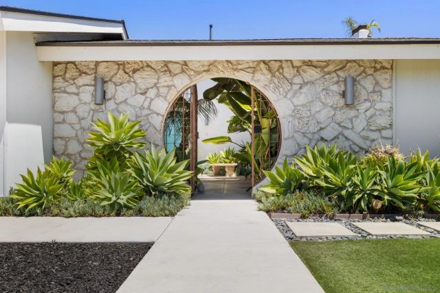 5996 BOUNTY STREET, San Diego, CA 92120