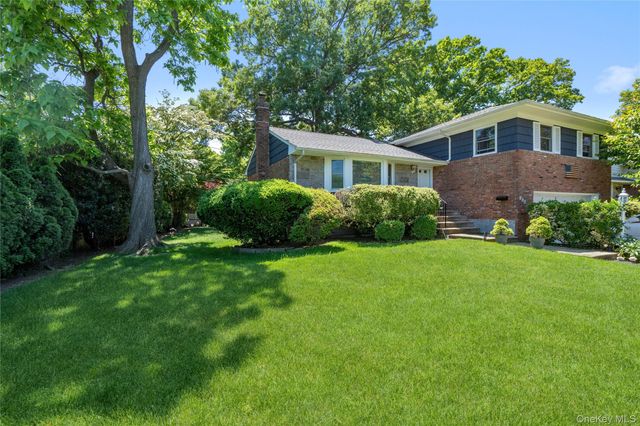 128 Atkinson Road, Rockville Centre, NY 11570
