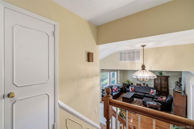 128 Atkinson Road, Rockville Centre, NY 11570