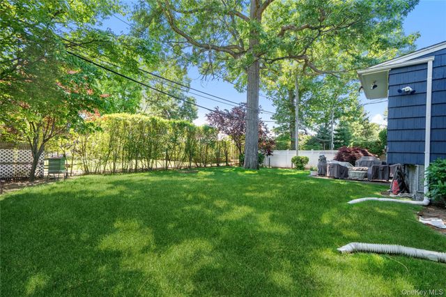 128 Atkinson Road, Rockville Centre, NY 11570