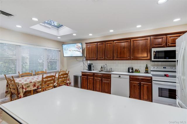 128 Atkinson Road, Rockville Centre, NY 11570